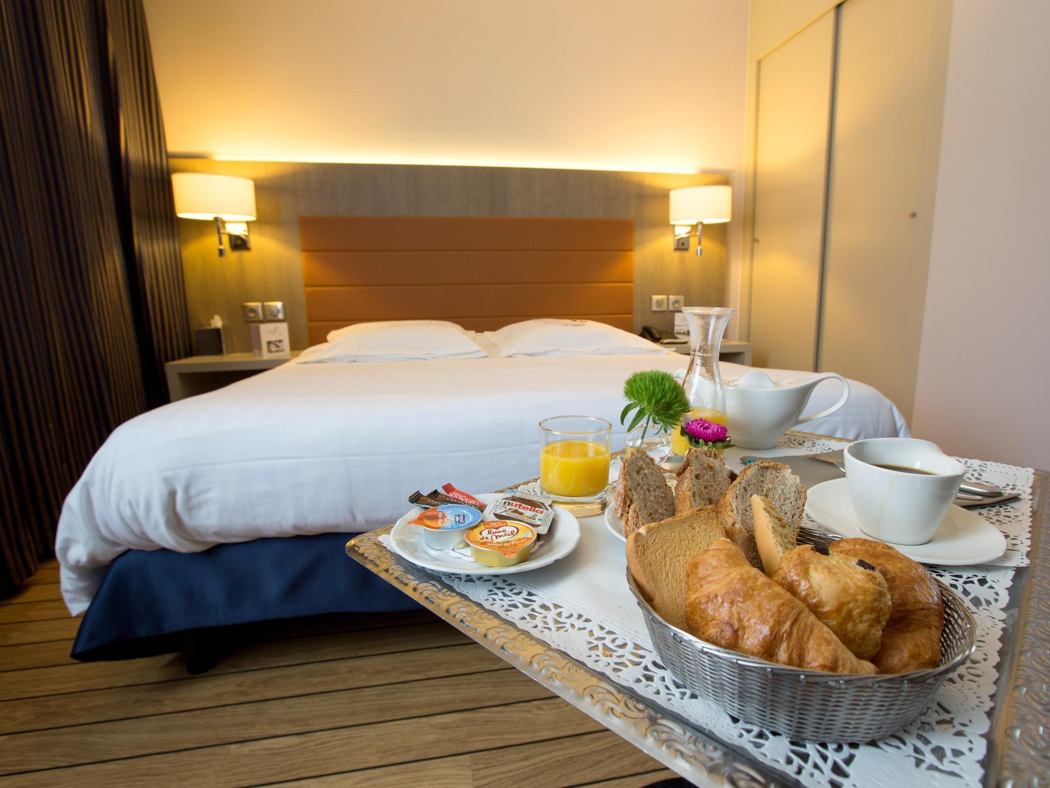 Logis Hotel Les Tuileries Fey Екстер'єр фото